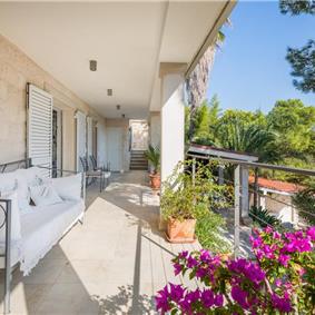 Luxury 6 Bedroom Seafront Villa with pool and Separate Apartment along Secluded Beach near Hvar Town, Sleeps 10-12